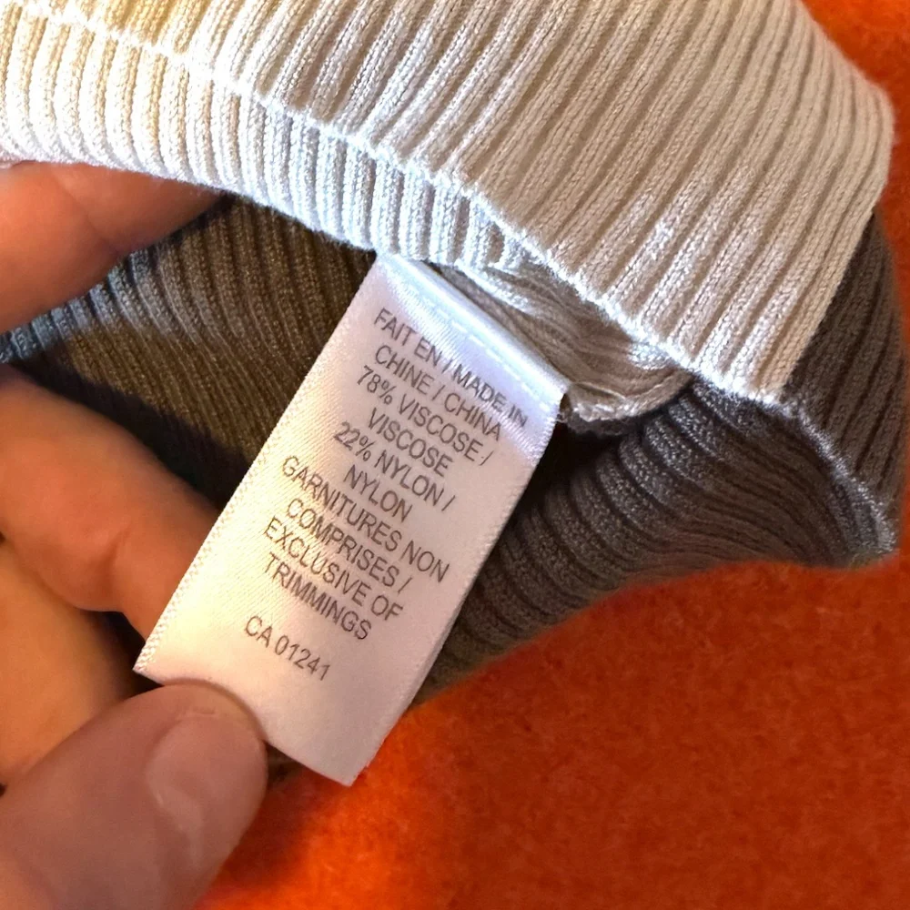 Brown and cream two-tone ribbed cropped V-neck soft cardigan NWT - Picture 4 of 7